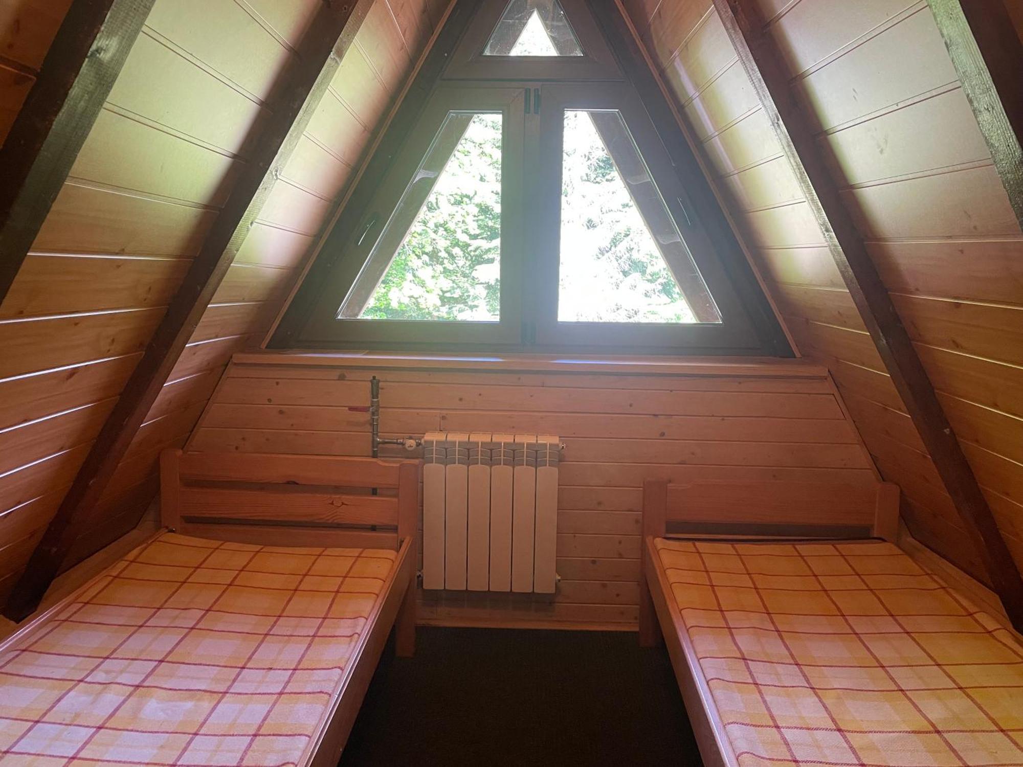 チスナ Bacowka Pttk Pod Honem - Schronisko Gorskieホステル エクステリア 写真